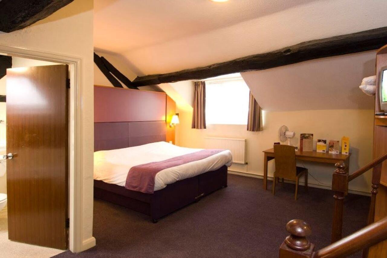 Premier Inn Knutsford Exterior photo