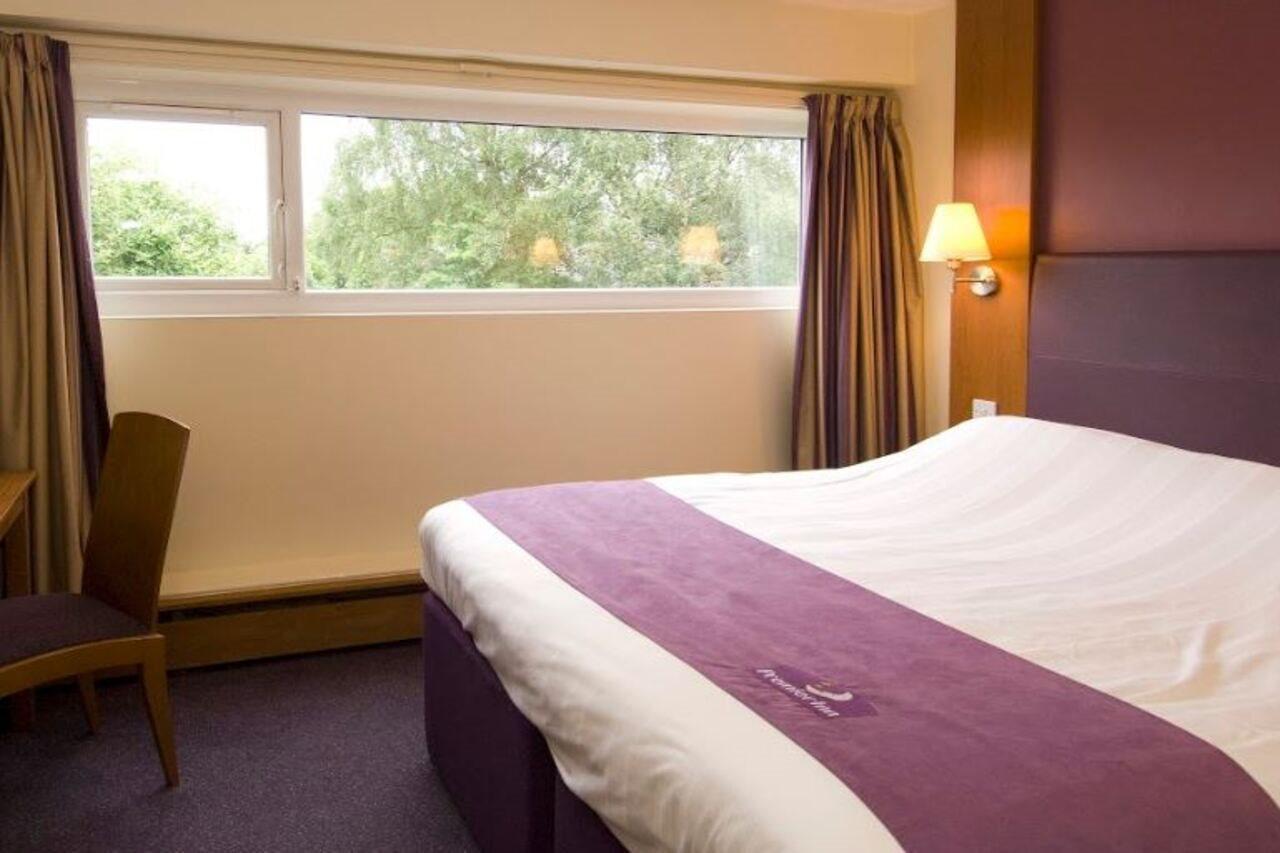 Premier Inn Knutsford Exterior photo