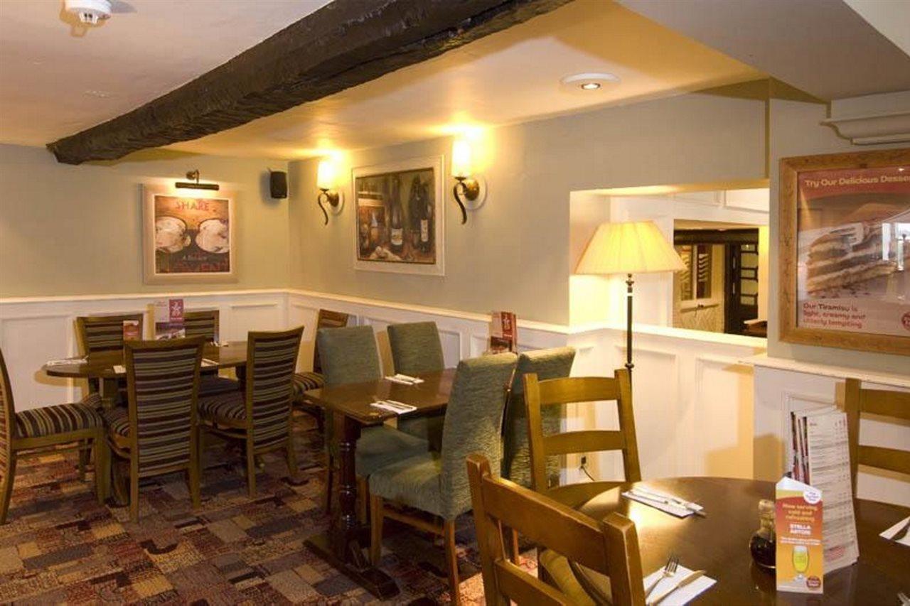 Premier Inn Knutsford Exterior photo