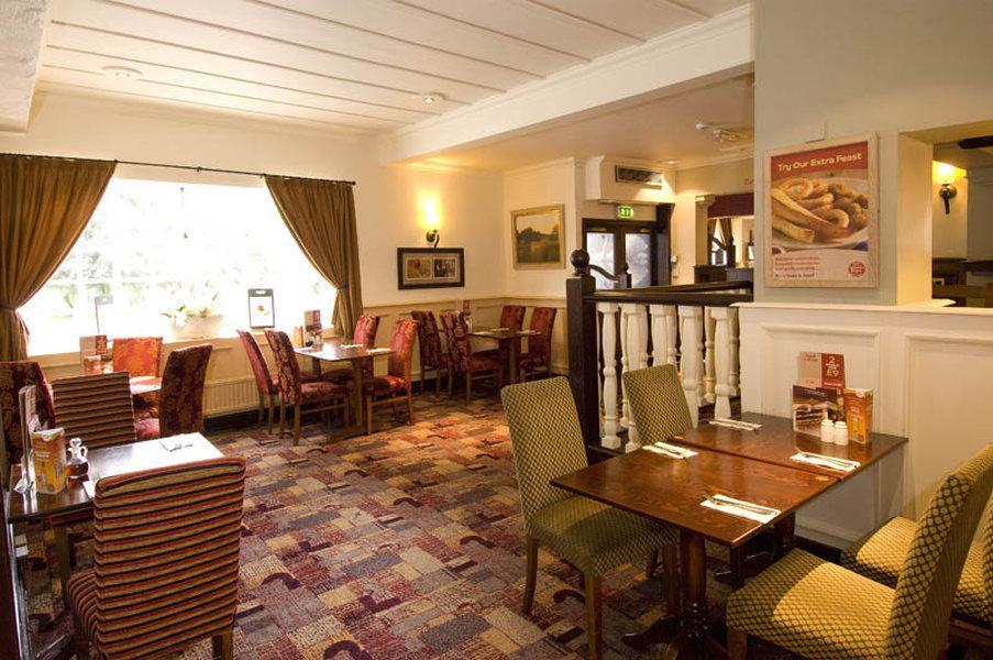 Premier Inn Knutsford Exterior photo